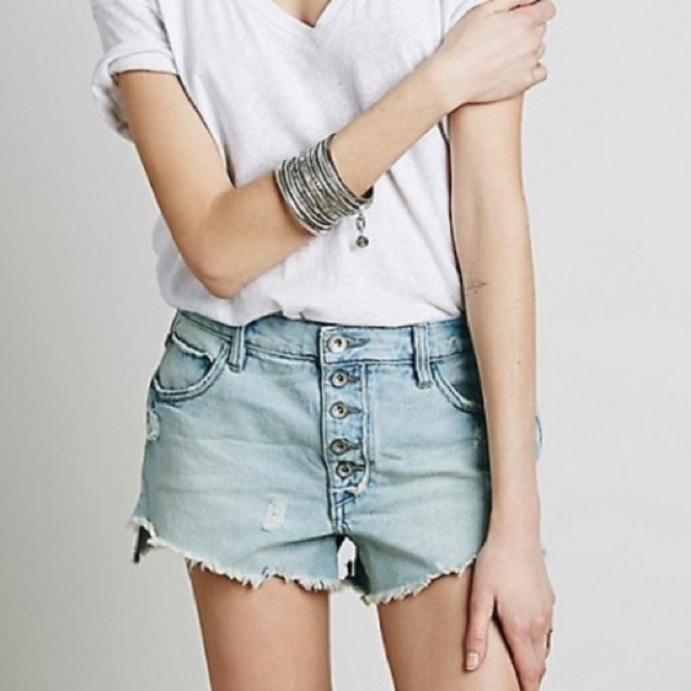 ✅SOLD![Free People] Button Fly Cutoff Denim Shorts - Picture 2 of 15